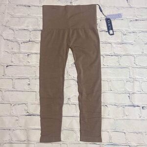 ‎Tan Capri Length Leggings